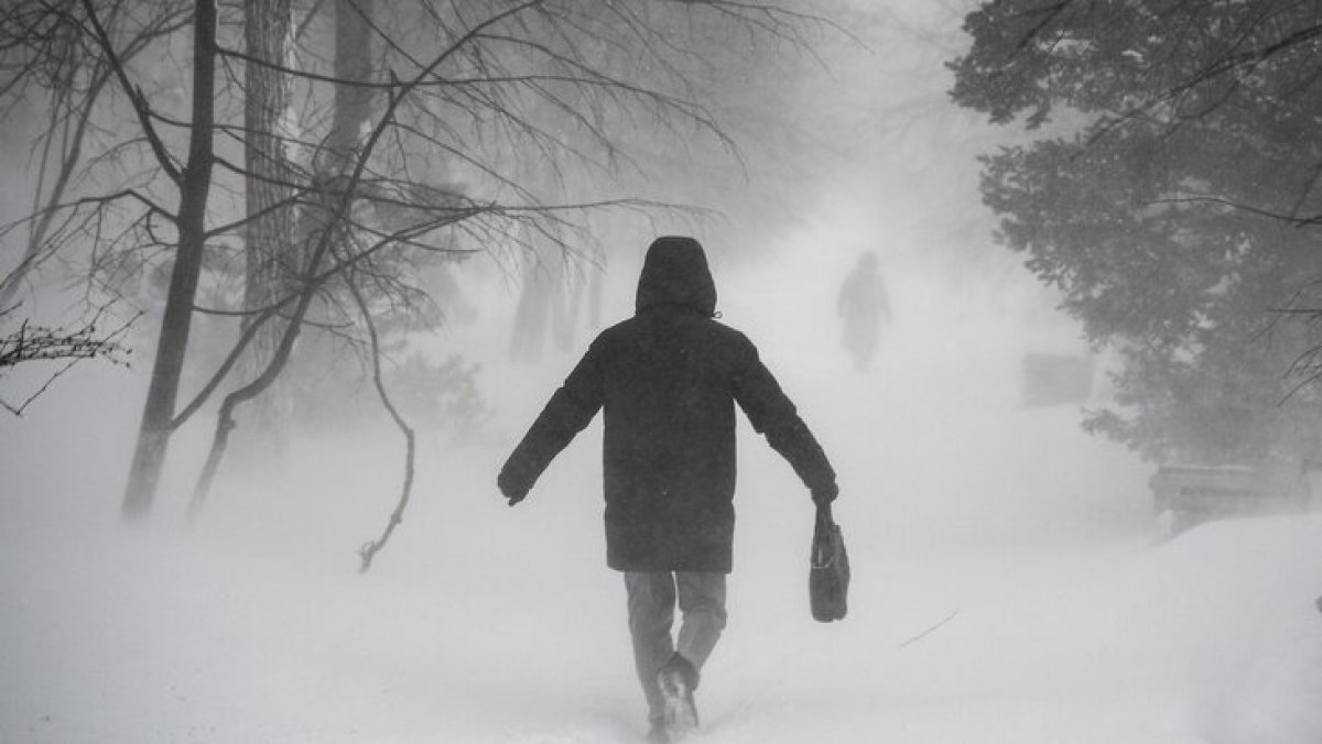 Снег и гололед: штормовое предупреждение объявили почти по всему Казахстане