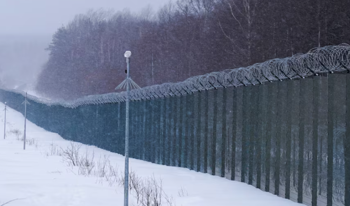 Литва ввела режим ЧС из-за метеозондов из Беларуси