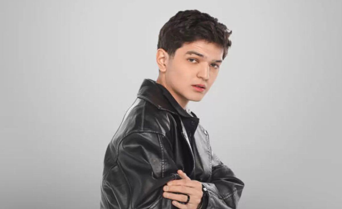 После фразы про «не те цвета»: казахстанцы не могут вернуть деньги за отменённый концерт Akmal’