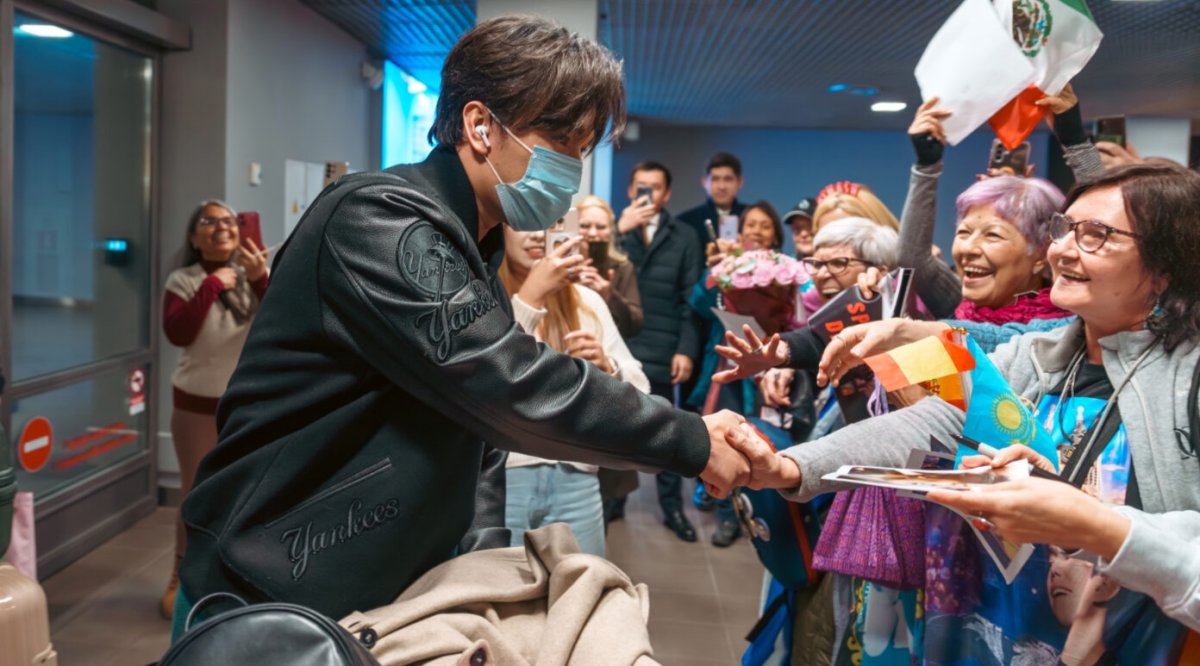 Димашу подарили уникальный музыкальный инструмент