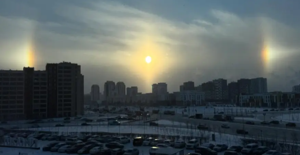 Жители Астаны стали свидетелями необычного явления в небе