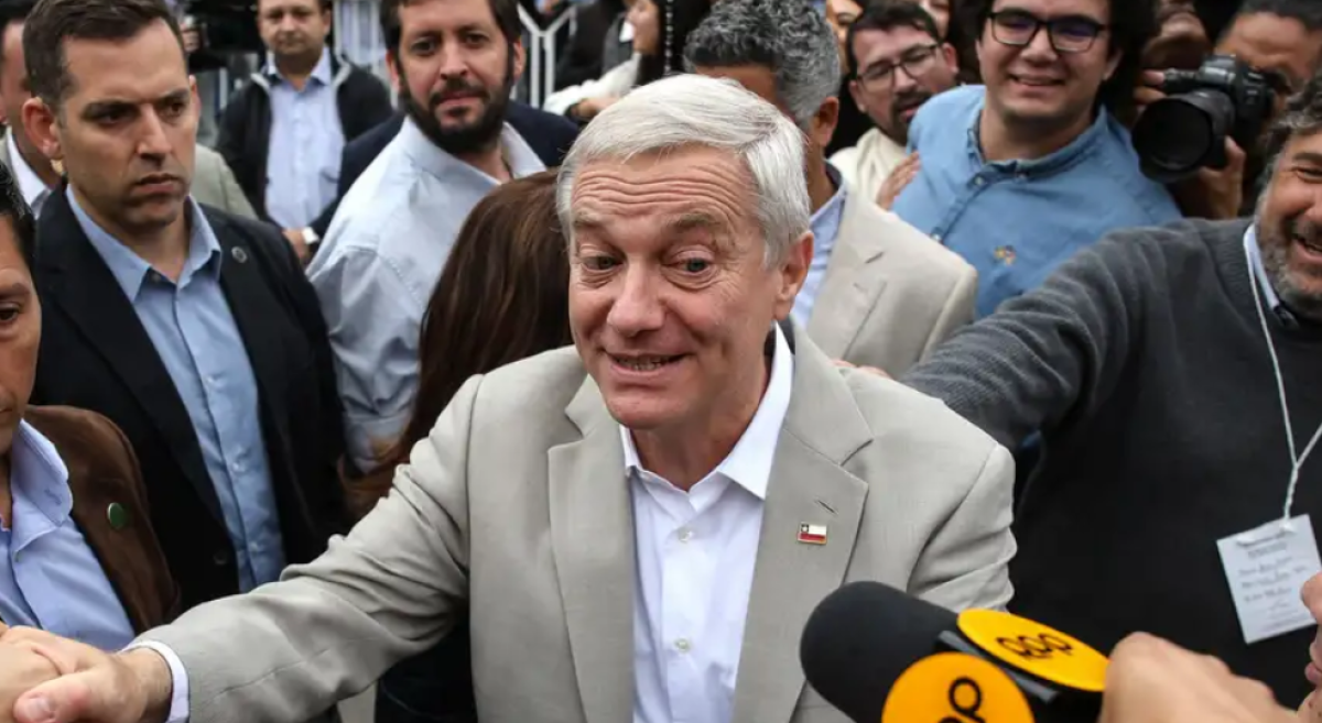 Консерватор Каст победил на выборах президента Чили