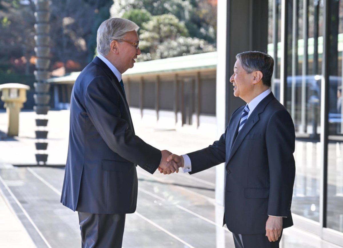 Император Нарухито встретил Токаева во дворце в Токио