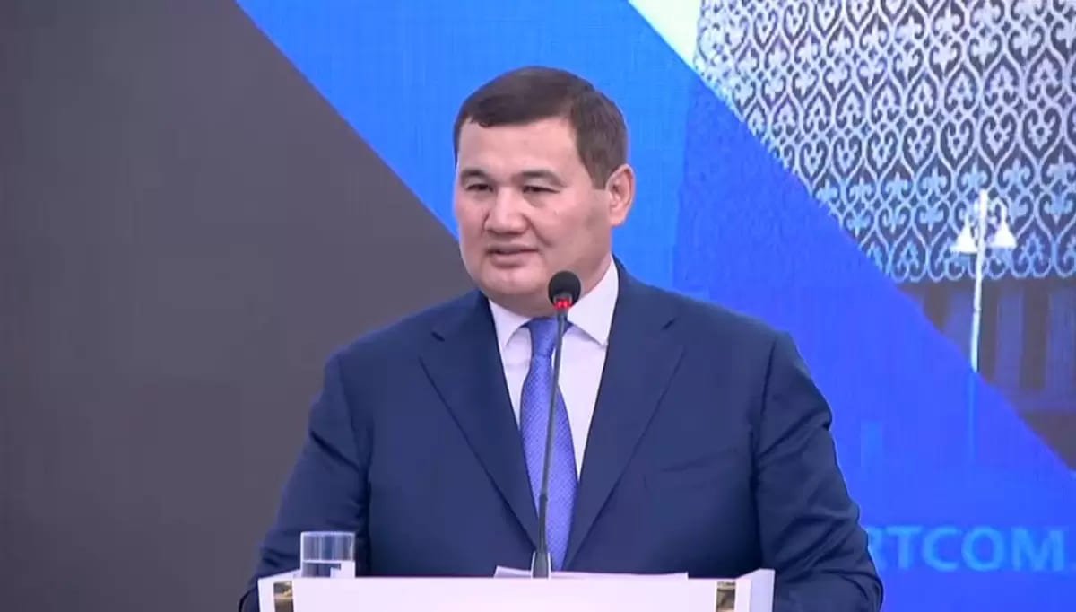 Назарбаев — пример для подражания? Ответ Нурлыбека Налибаева