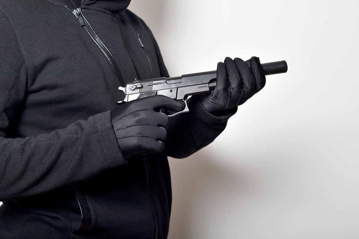 Полиция Казахстана усилила контроль за оружейными магазинами и тюрьмами перед Новым годом