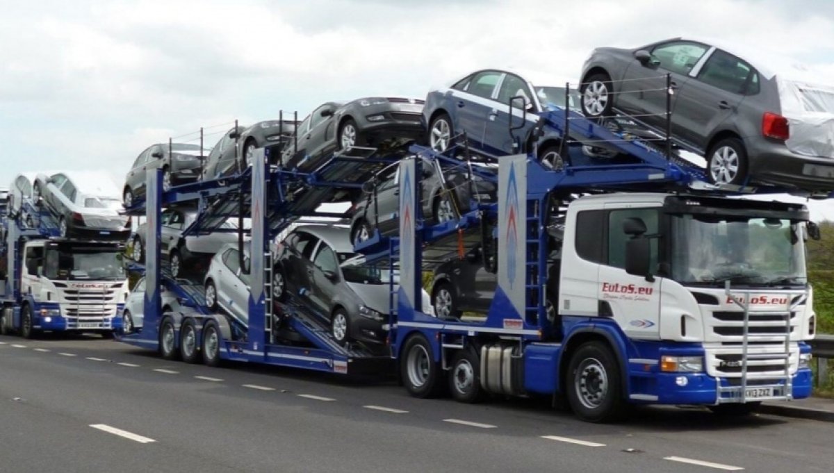 Выяснилась гигантская сумма, потраченная казахстанцами на авто в Грузии