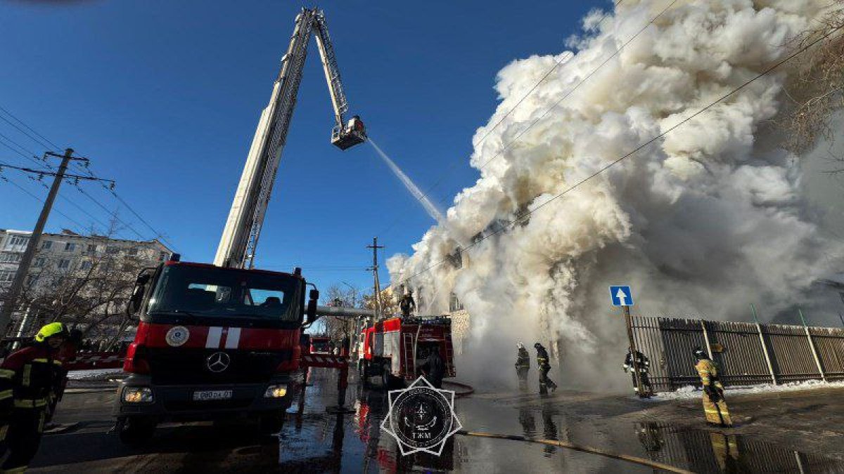 Крупный пожар произошёл в Астане: что известно