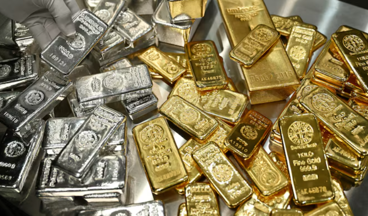 Цены на драгметаллы снизились на фоне геополитической напряженности