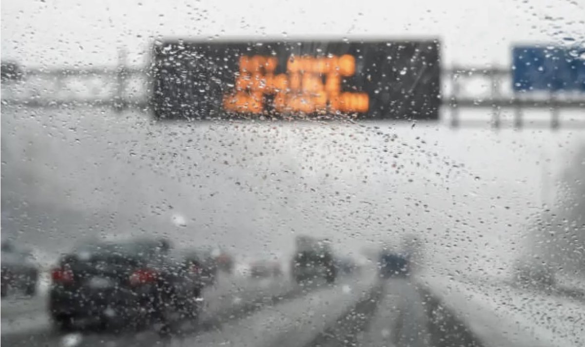 Какие трассы могут закрыть в новогоднюю ночь в Казахстане