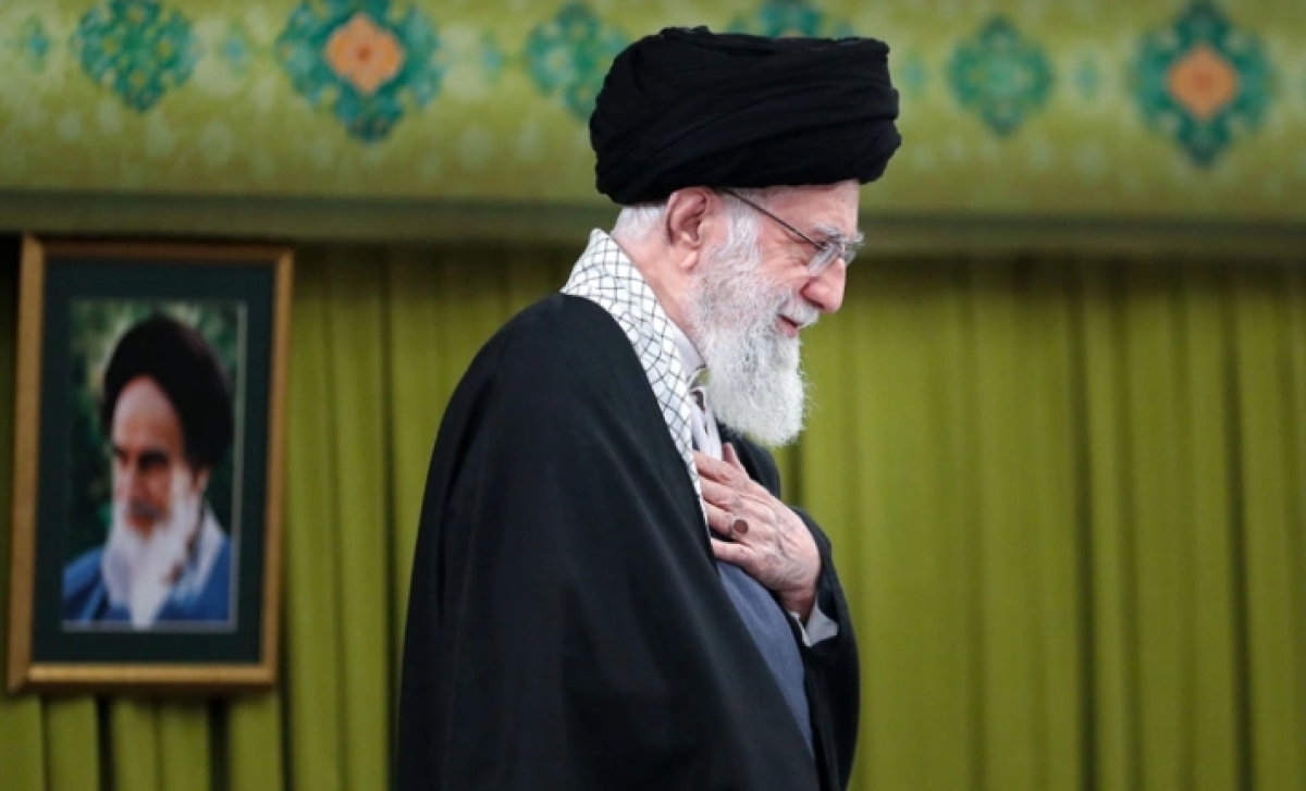 Хаменеи может сбежать в Россию при усилении протестов в Иране