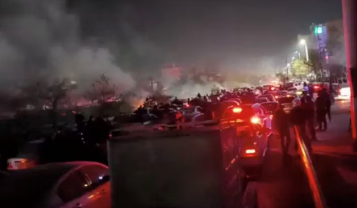 Иран заявил о сохранении каналов связи с США