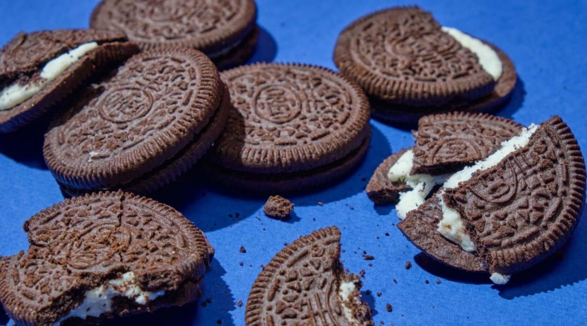 "Начинка - пластиковый клей": печенье Oreo проверили в Казахстане