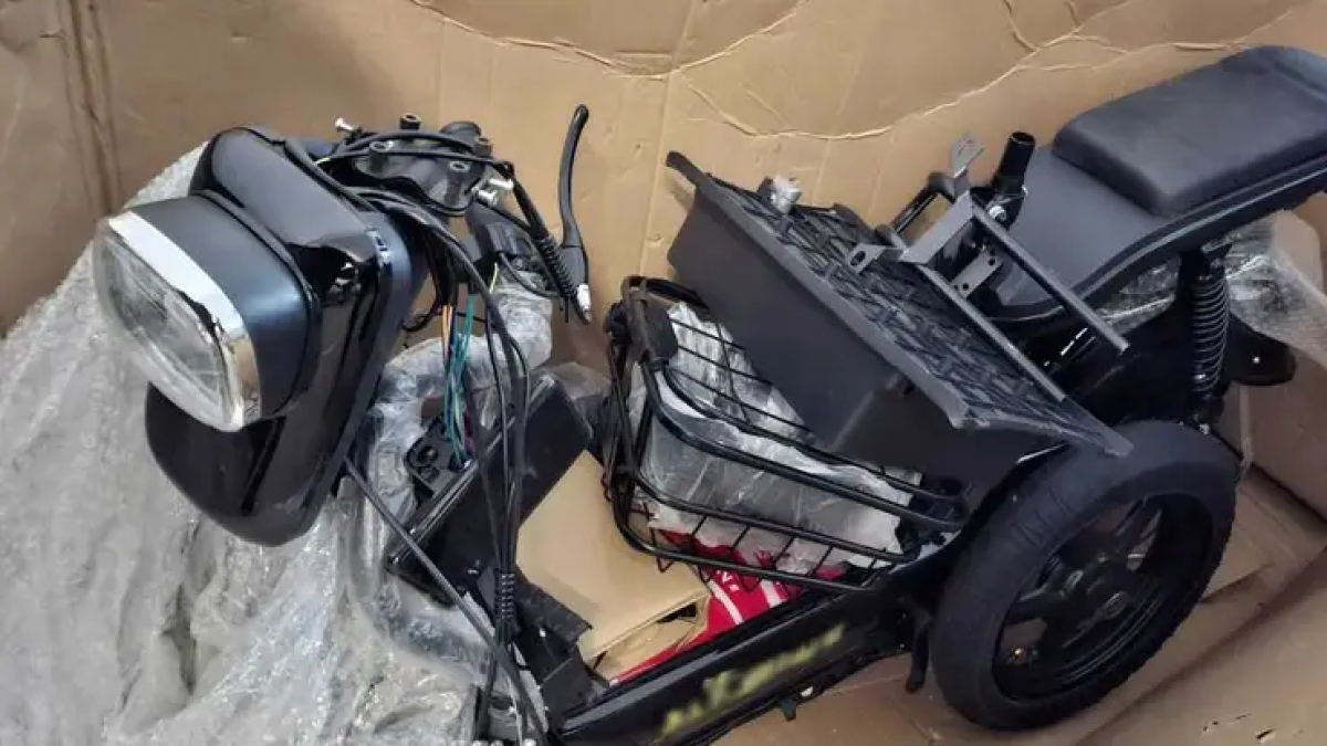 Конфискованные у казахстанца скутеры оказались на войне в Украине