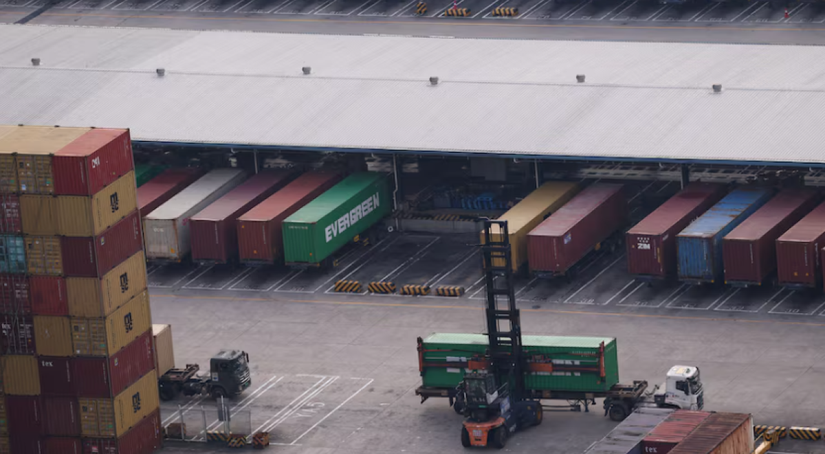 Китай завершил 2025 год с рекордным торговым балансом, несмотря на давление Трампа