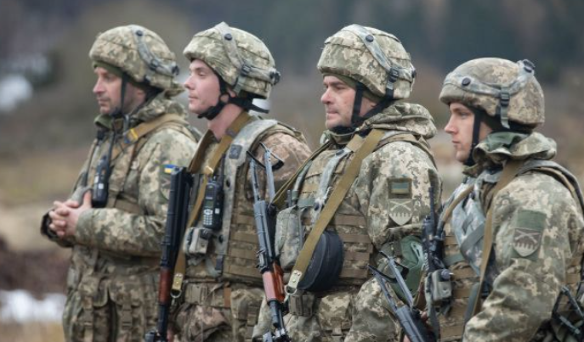 В Украине продлили военное положение