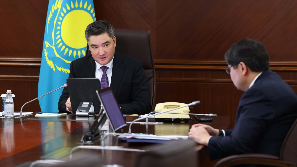 Олжас Бектенов поручил передать ФСМС в Минфин