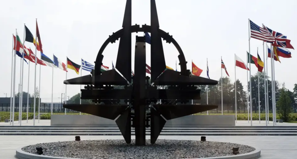 Во Франции предложили резолюцию о выходе страны из НАТО