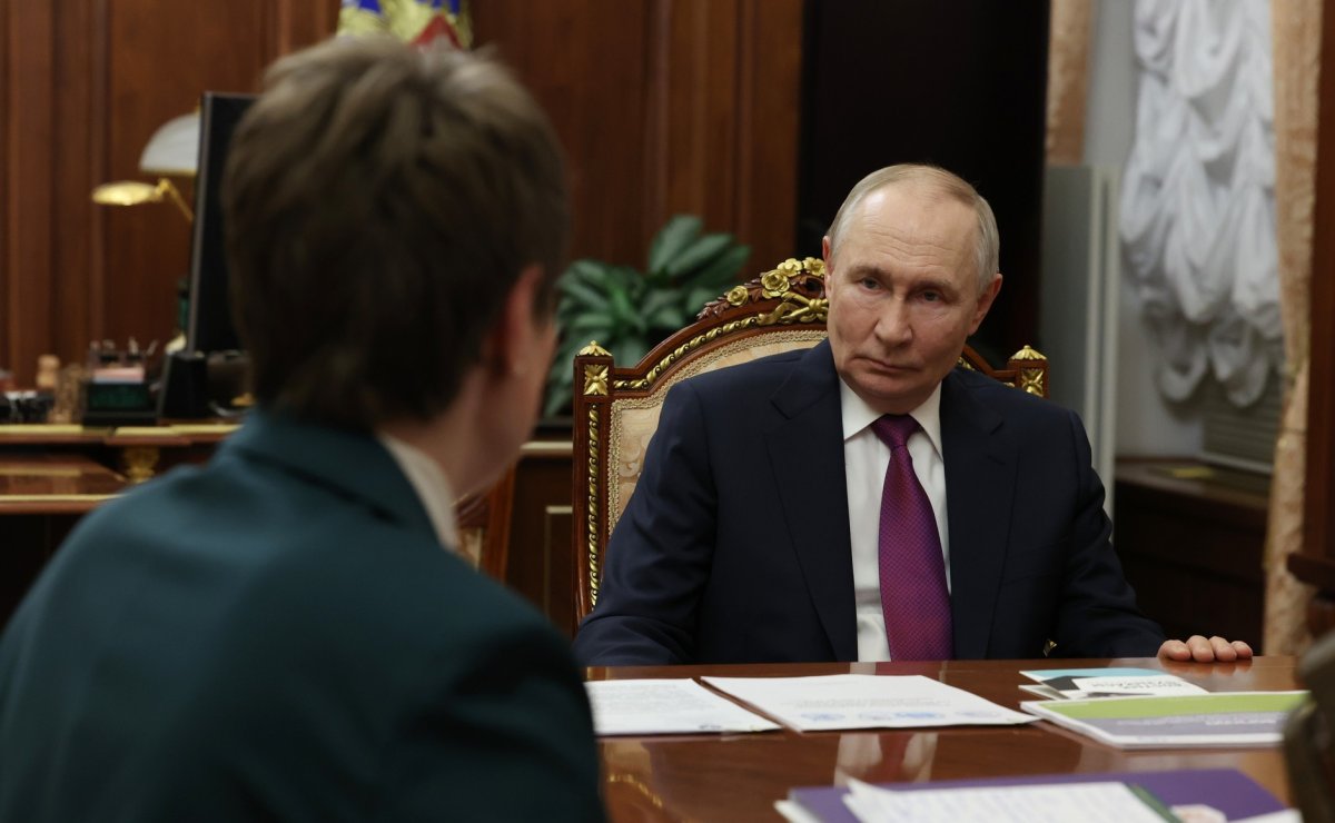 "Очень много талантов": Путин взялся за казахстанскую молодежь