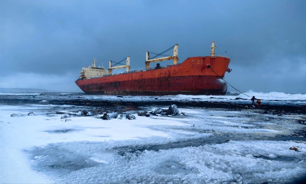 В Каспийском море развернулась спецоперация из-за иностранного судна