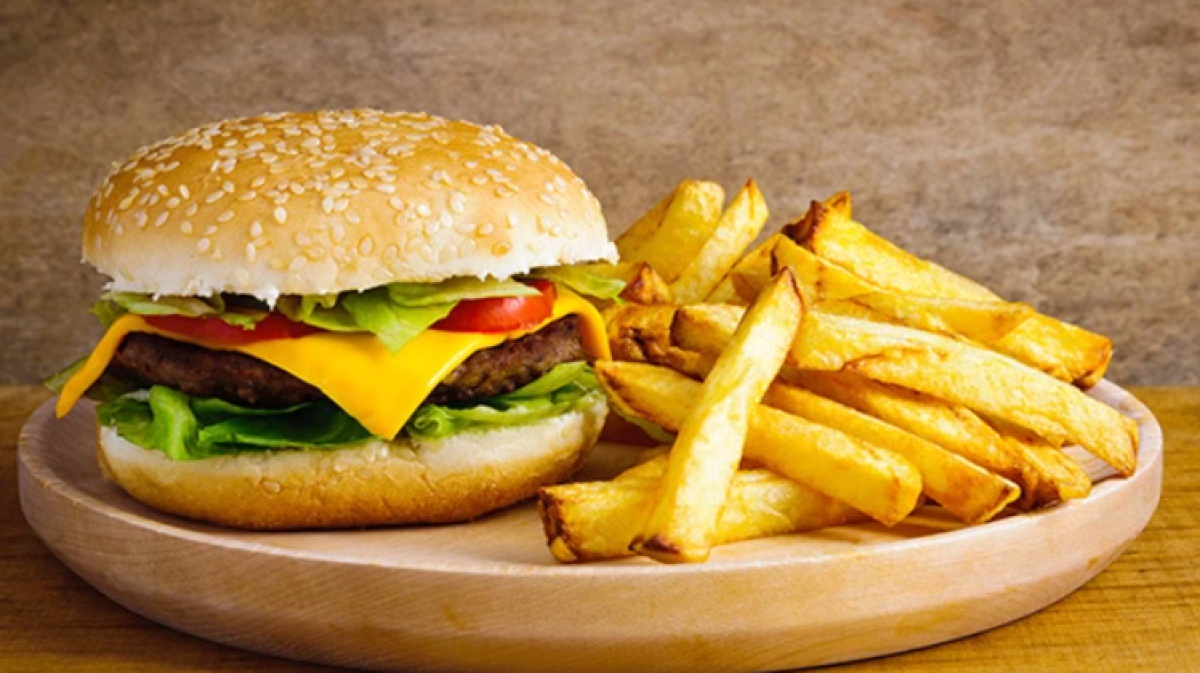 Названа еда, которая мешает контролировать эмоции и концентрироваться