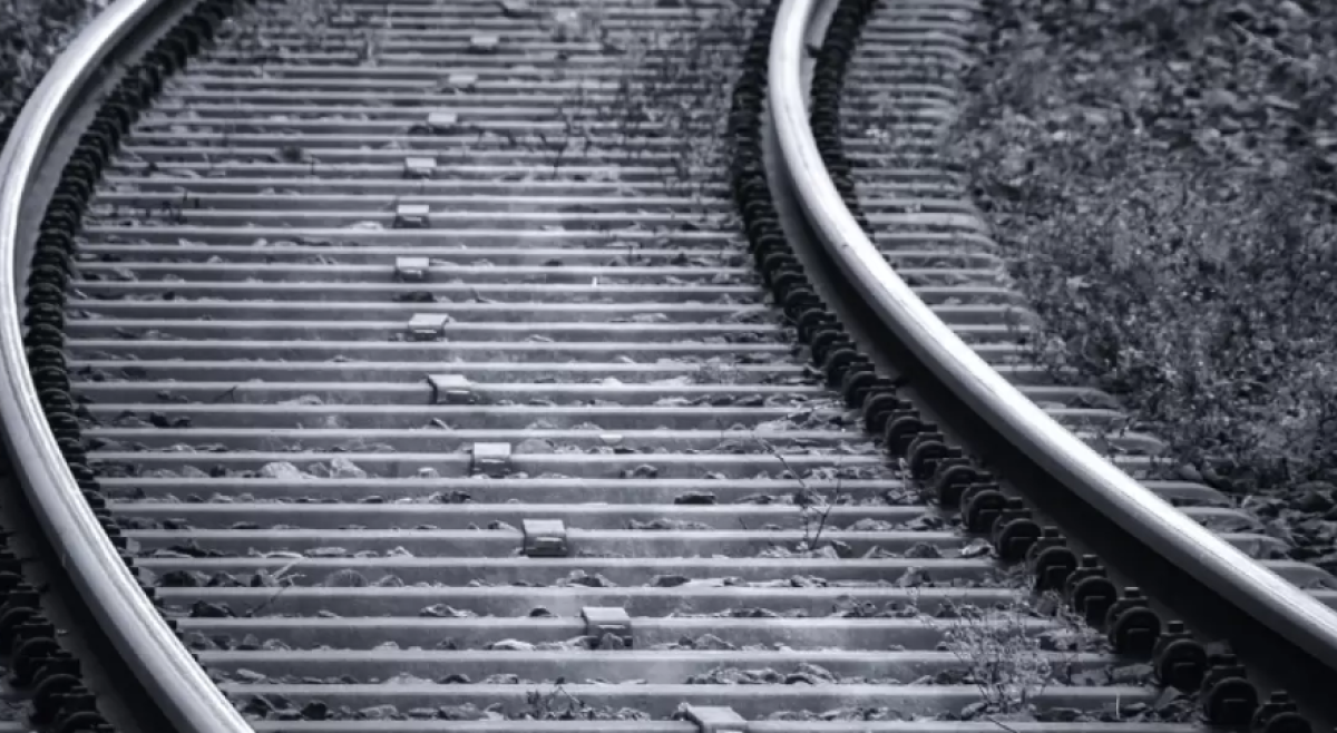 Поезд насмерть сбил сотрудника военизированной охраны в Туркестанской области