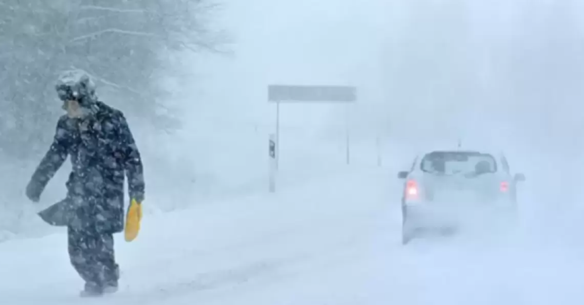 Почти по всему Казахстану объявили штормовое предупреждение