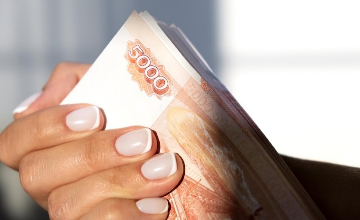 Рублёвый обвал: казахстанцы массово избавляются от российской валюты