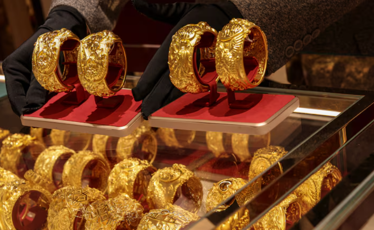 Инвесторы настороже: драгметаллы снова падают в цене