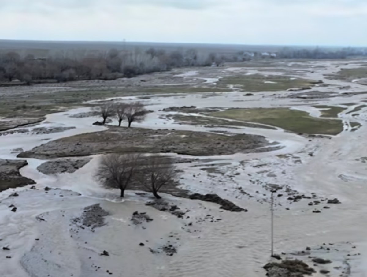 Река вышла из берегов: в Туркестанской области спасли 29 человек