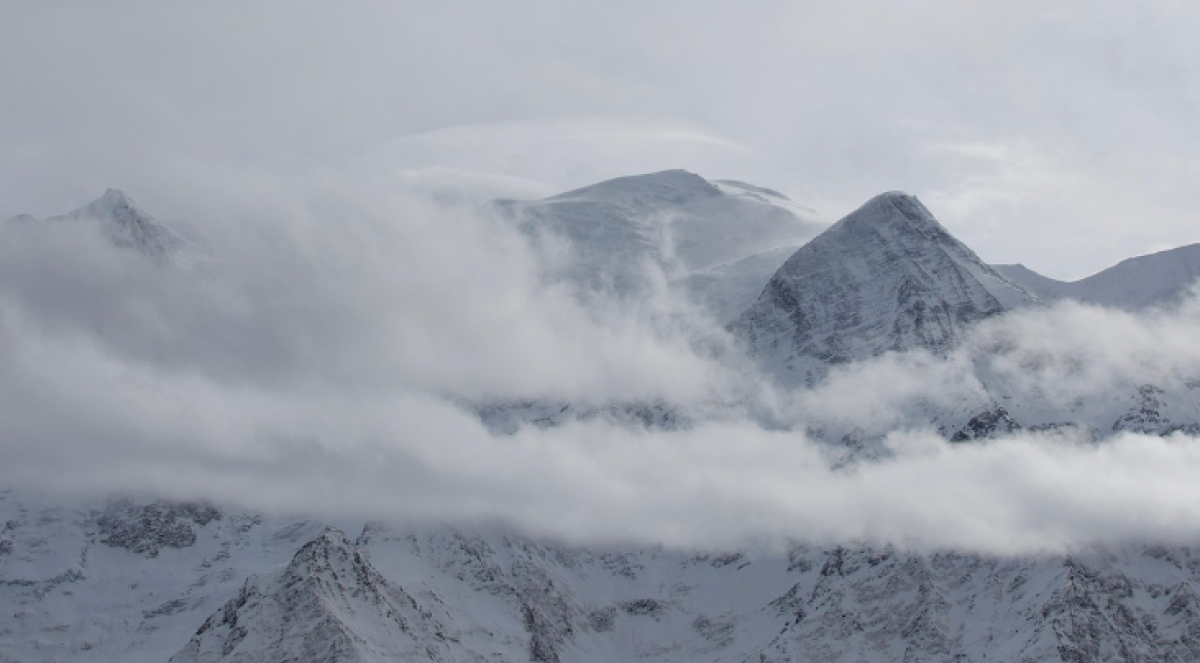 Мужчину без снаряжения и телефона спасли в горах Алматы