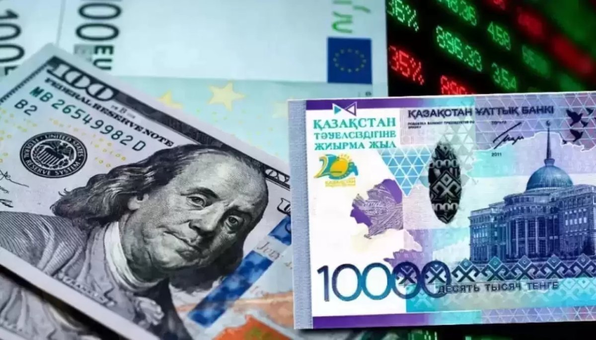 От 530 до 570 тенге за доллар: казахстанцев предупредили об укреплении "американца"