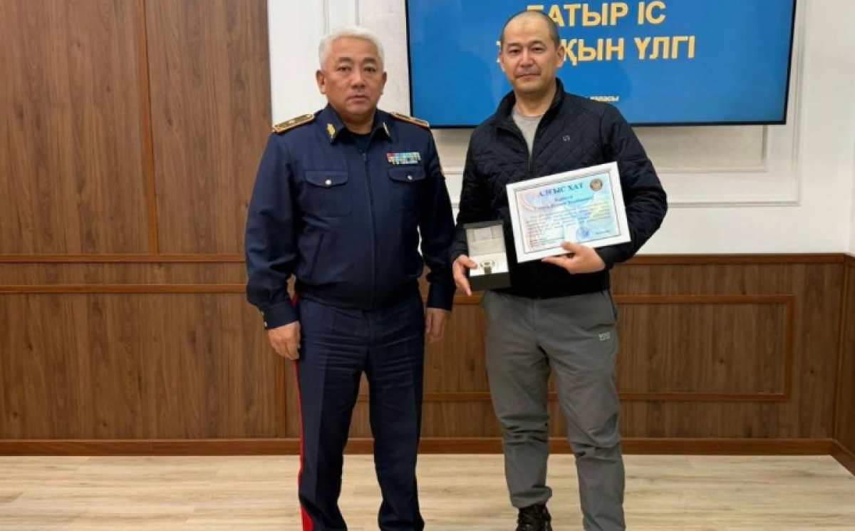 Житель Тараза спас девочку от похищения - его наградили