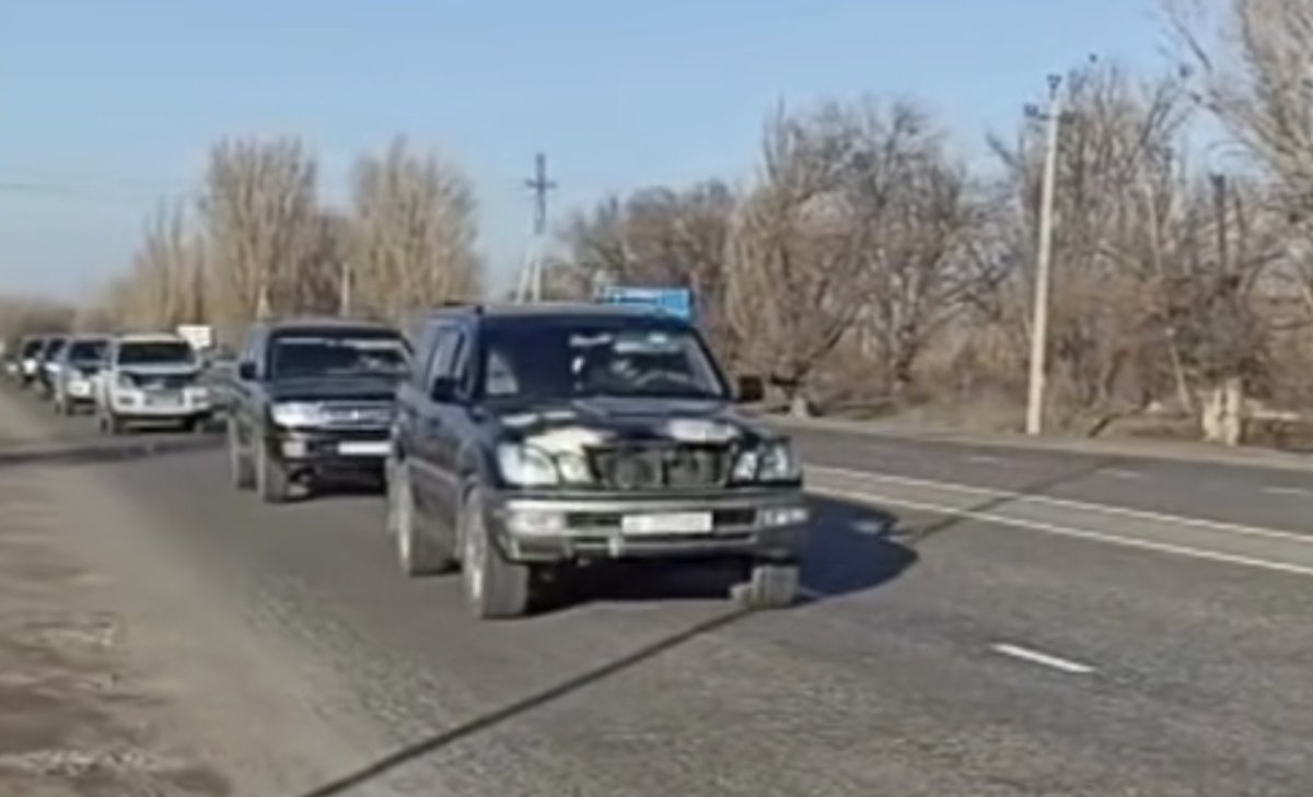 37 машин с казахстанским топливом задержали в Кыргызстане