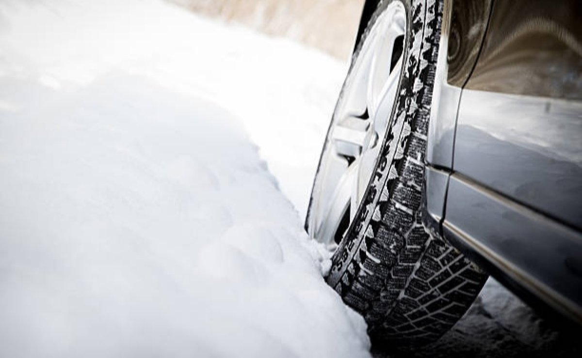 Колея на дороге привела к ДТП: казахстанка через суд взыскала ущерб с акимата