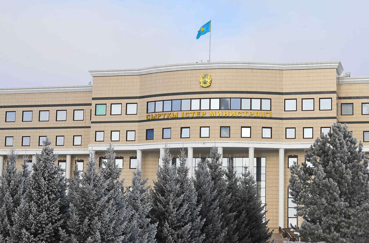 Казахстан призывает граждан временно воздержаться от поездок в Иран