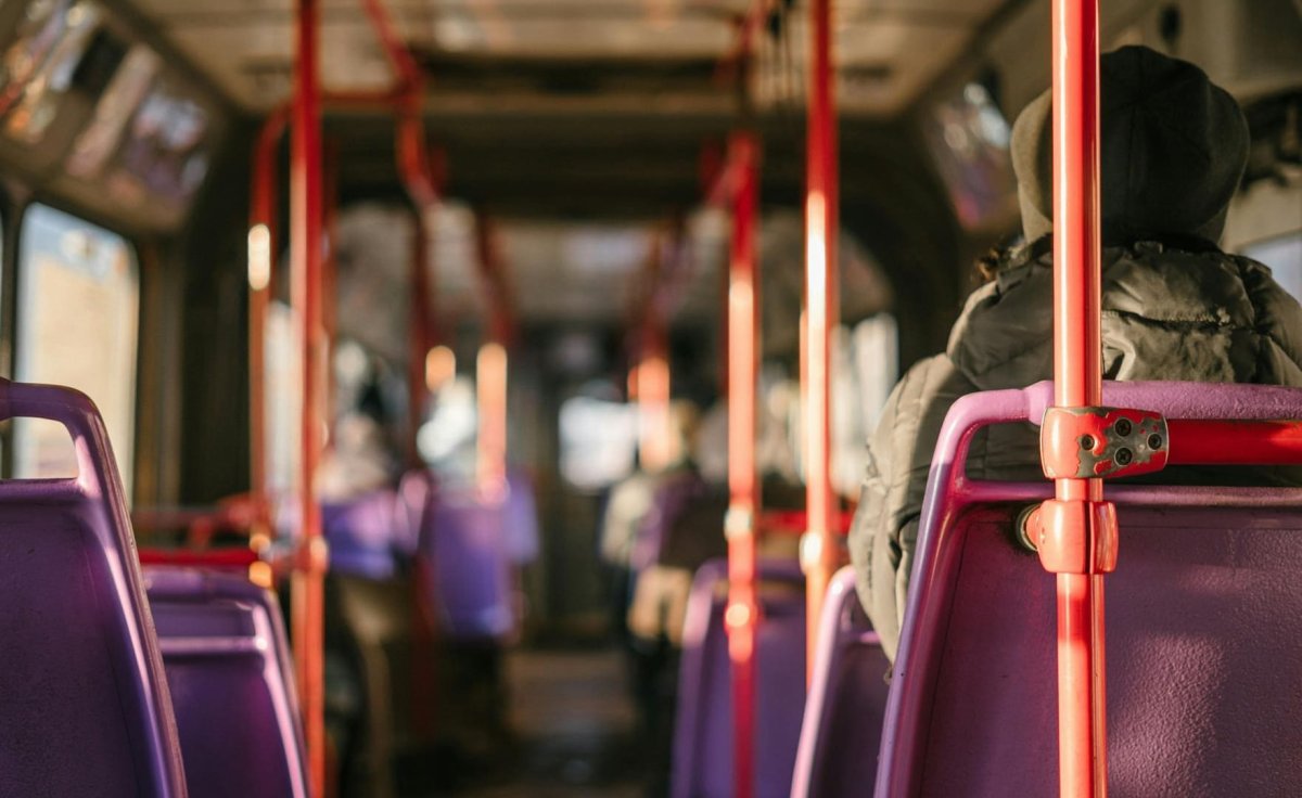 Ситуацию с бесплатным проездом в праздничные дни разъяснили в ВКО