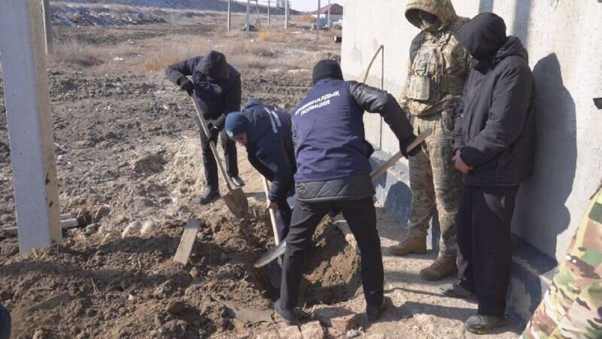 Назван мотив убийства семьи из Атырауской области