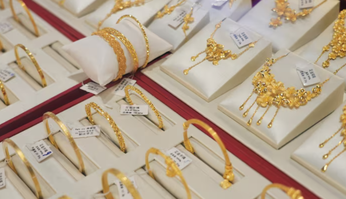 Драгметаллы падают в цене, несмотря на эскалацию на Ближнем Востоке