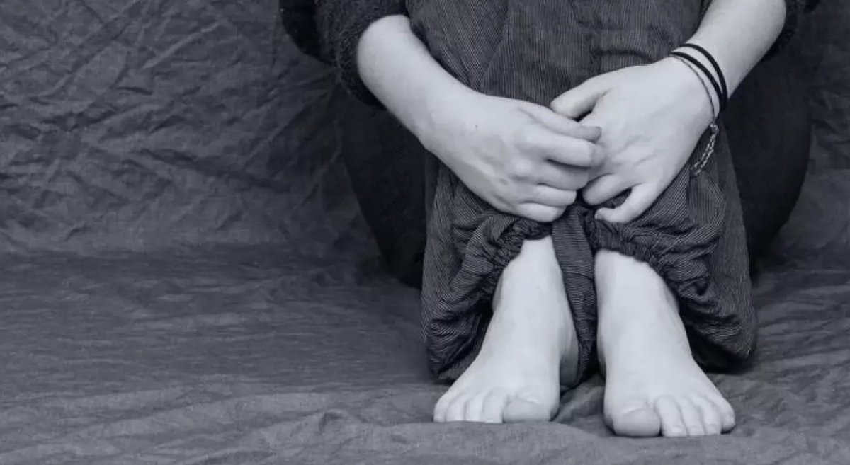 «Заставили сделать боди-массаж мужчине»: в Шымкенте девушка заявила о насилии