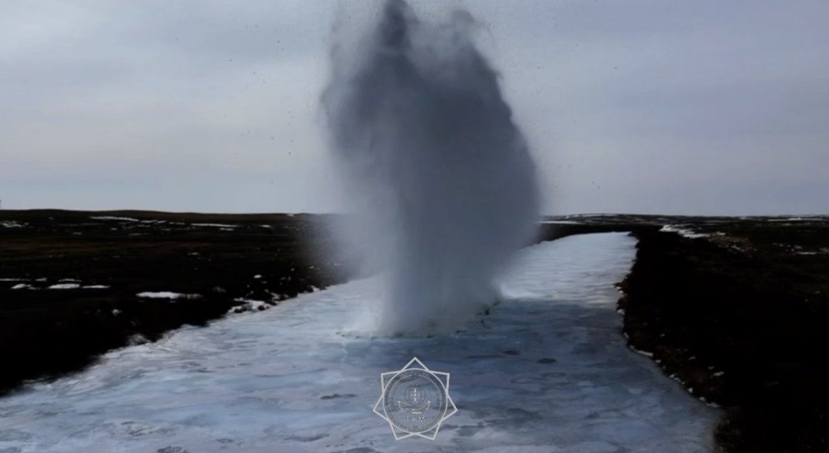 Чтобы избежать паводков: на реках Актюбинской области взрывают лёд