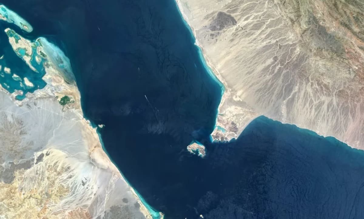 Иран намерен узаконить сбор платы за проход судов через Ормузский пролив