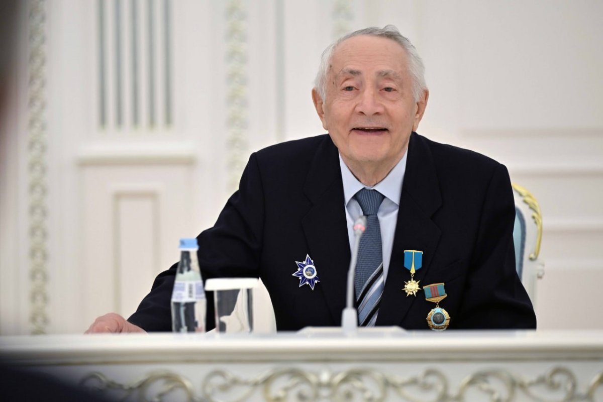 Альпинист Ерванд Ильинский получил звание «Қазақстанның Еңбек Ері»