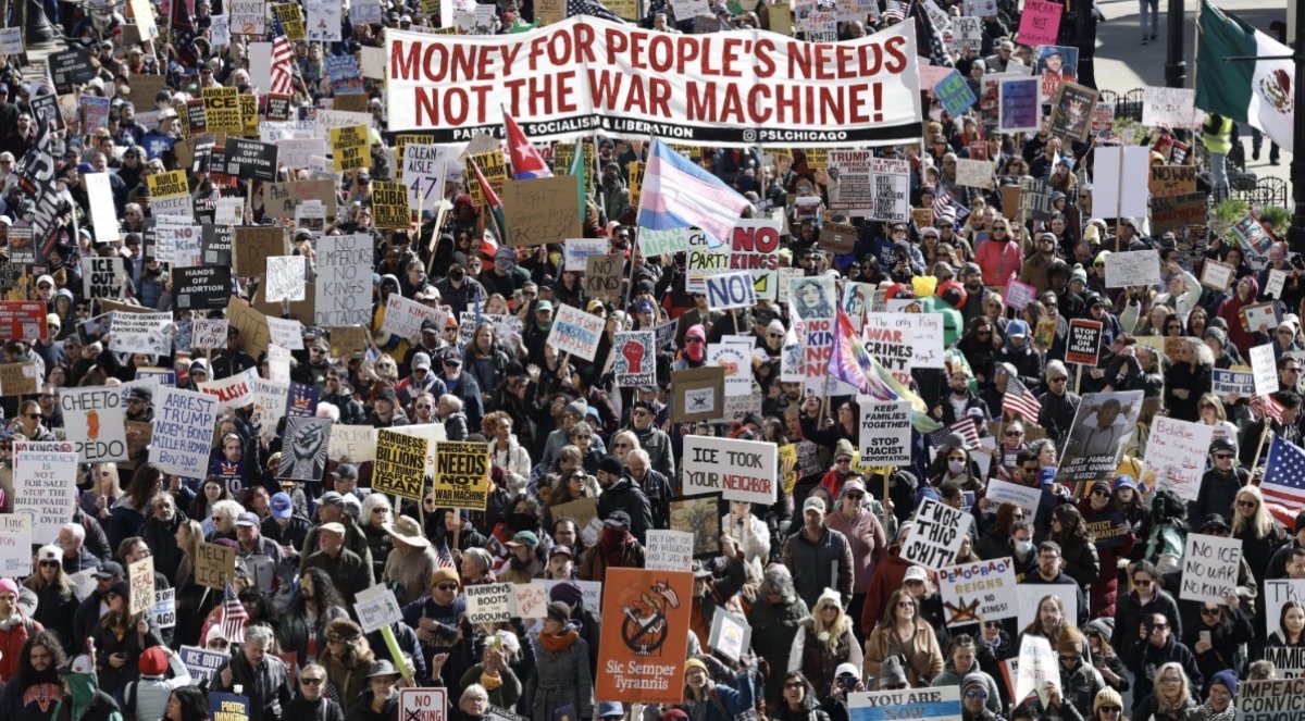 «No Kings»: протесты против политики Трампа охватили города США