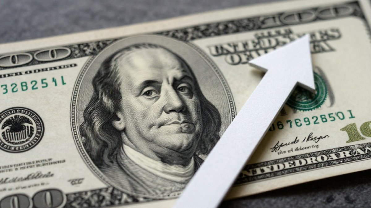Укрепление доллара в Казахстане объяснили аналитики