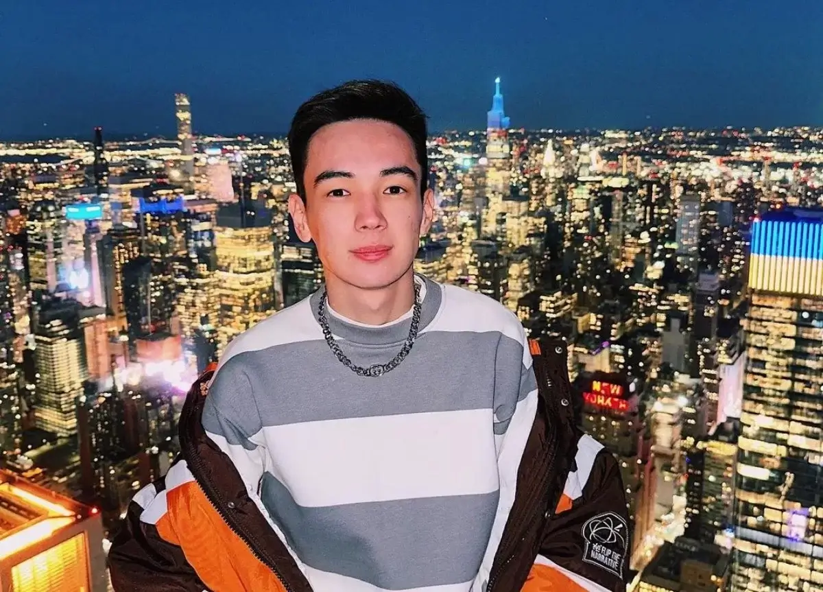 Дело Жанабыловых: блогер-миллионник Дархан Жолшыбеков явился в суд Астаны