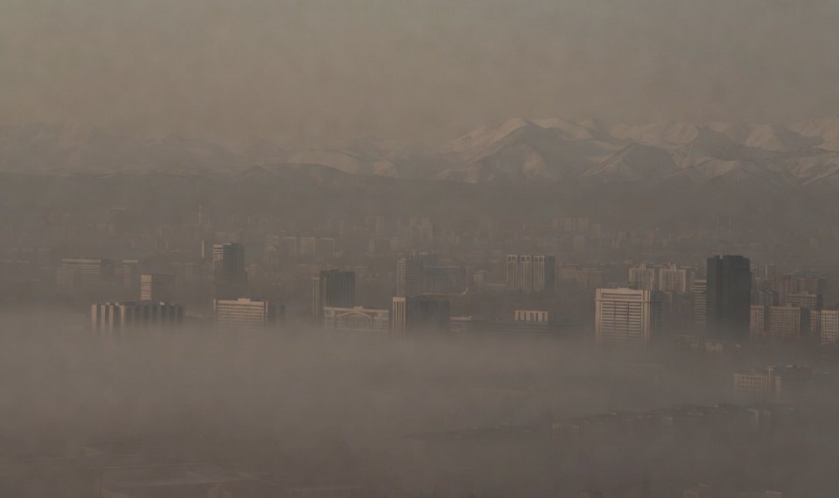 Грязный воздух: синоптики предупредили жителей нескольких городов Казахстана