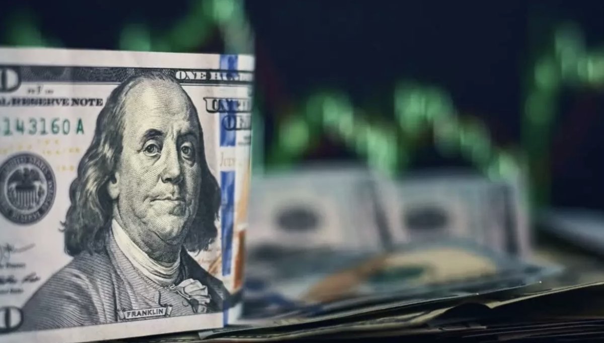 Курсы валют: сколько стоят доллар и евро в обменниках Казахстана 4 апреля