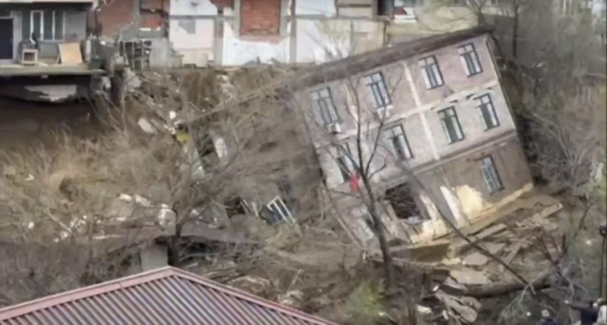 В Дагестане во время потопа обрушился жилой дом