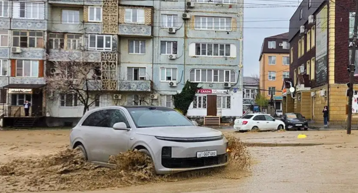 В Дагестане эвакуируют тысячи людей из-за наводнений и разрушения плотины