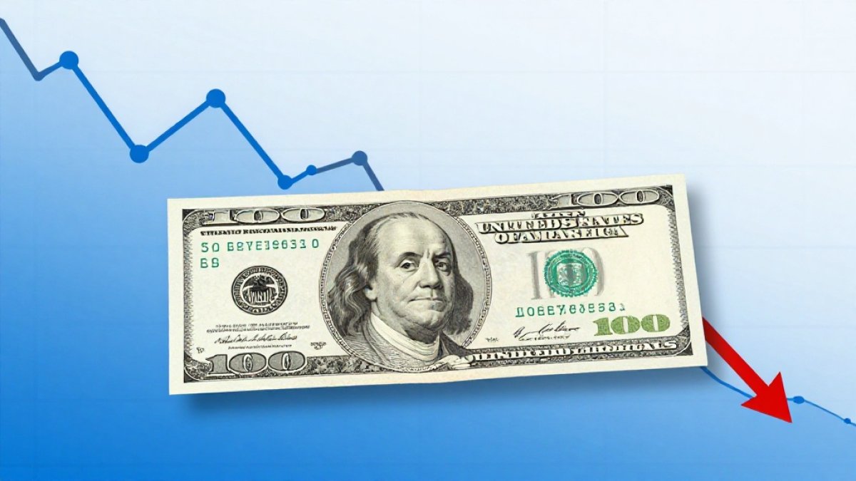 Доллар пробил очередное дно в Казахстане